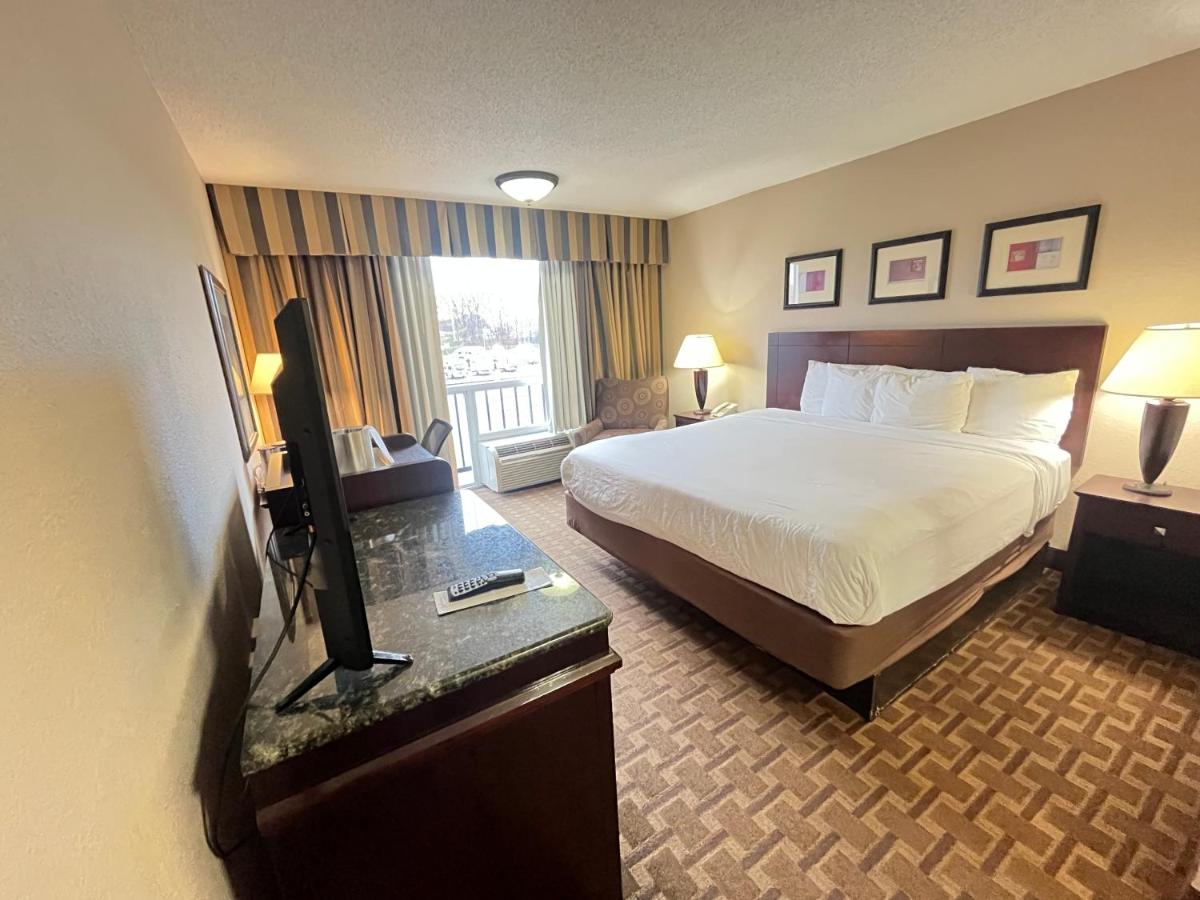 Derby Inn And Suites — photo 24