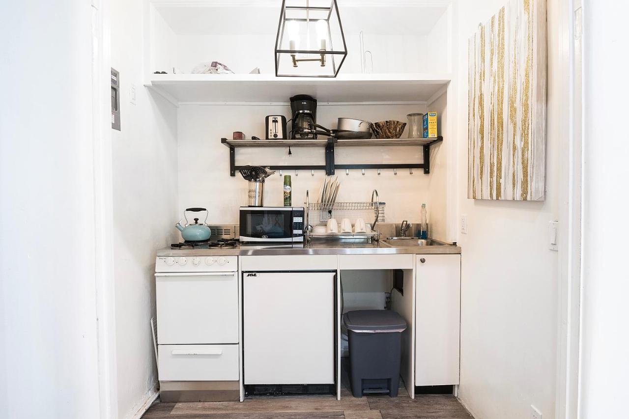 Cozy Studio by Rodeo Drive - 4