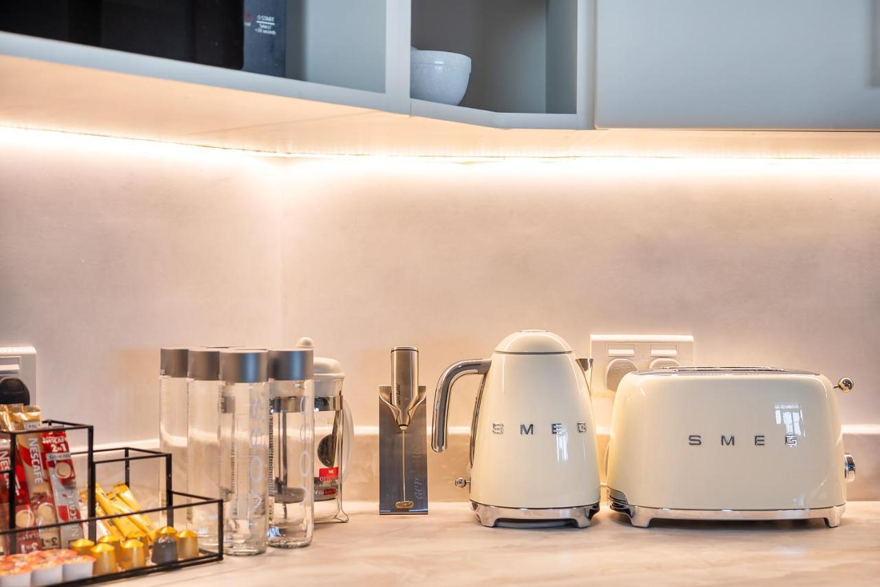 BURJ views Private Beach 2 Bedroom Apartment with panoramic Sea View and Pool Palm Jumeirah - 4