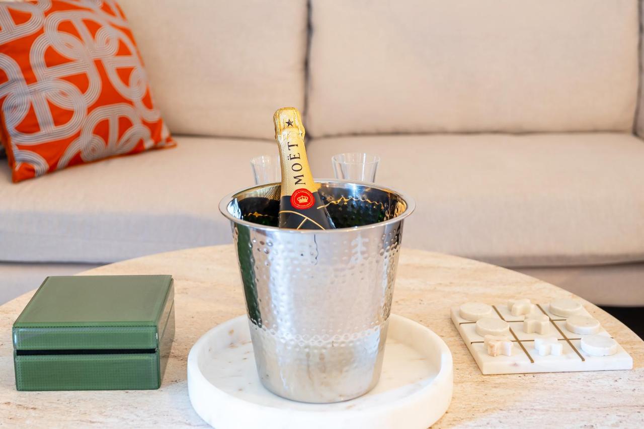 BURJ views Private Beach 2 Bedroom Apartment with panoramic Sea View and Pool Palm Jumeirah - 5