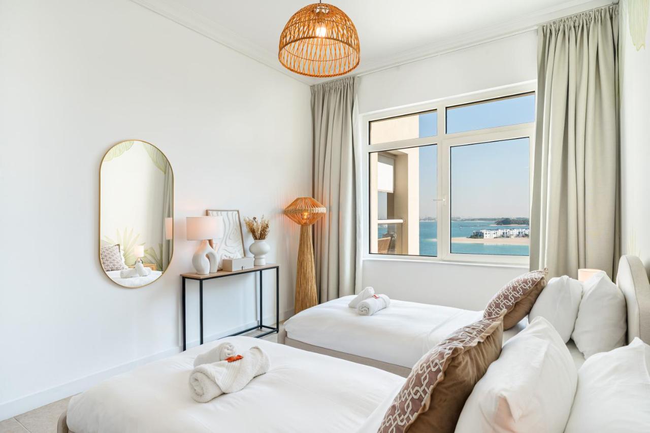 BURJ views Private Beach 2 Bedroom Apartment with panoramic Sea View and Pool Palm Jumeirah - 3