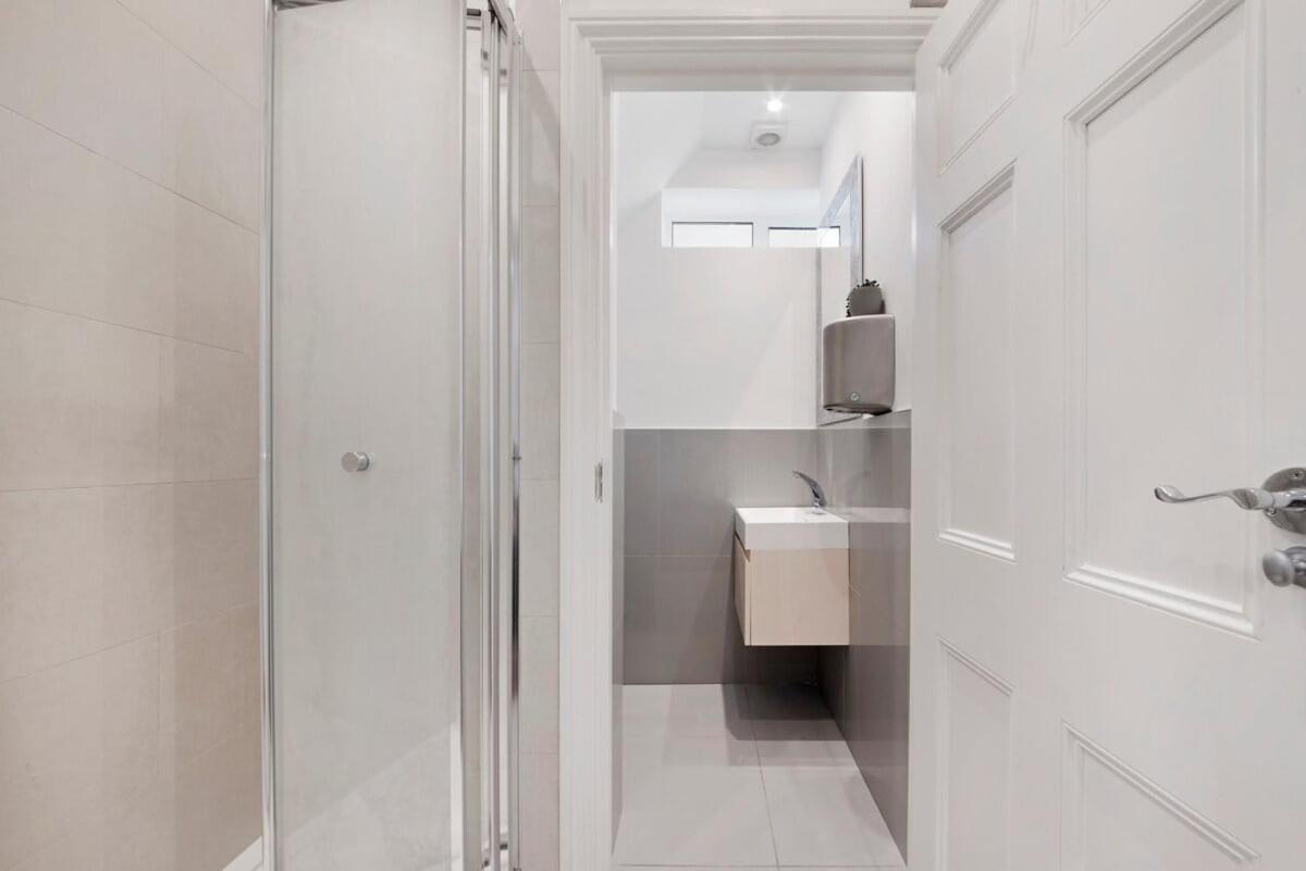 Cosy Mayfair Hideaway - 3