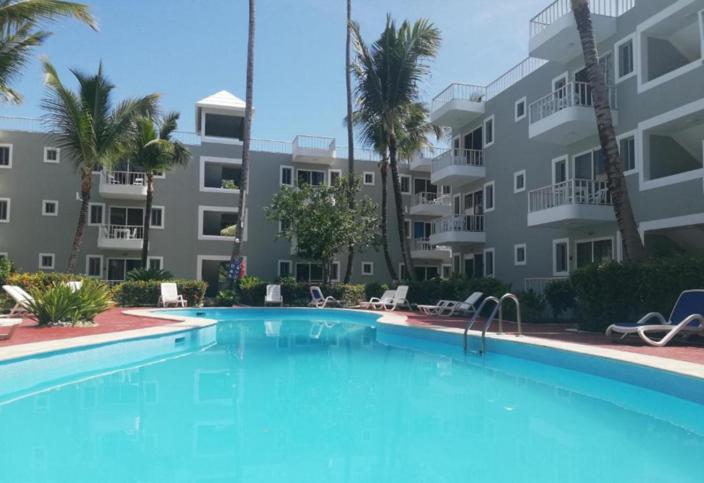 Tropicana's Secret STUDIOS & SUITES pool BBQ Playa Los Corales SPA - 2