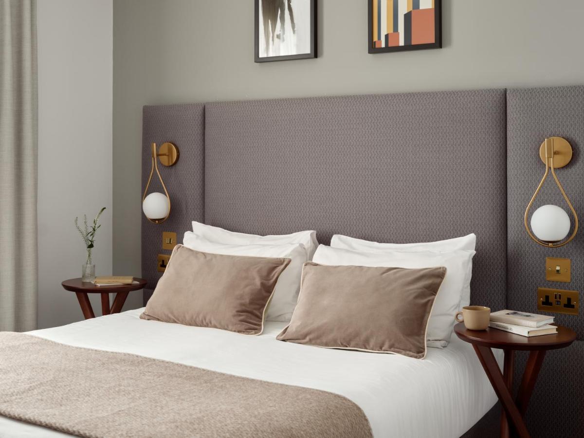 Bob W London Hyde Park - 2