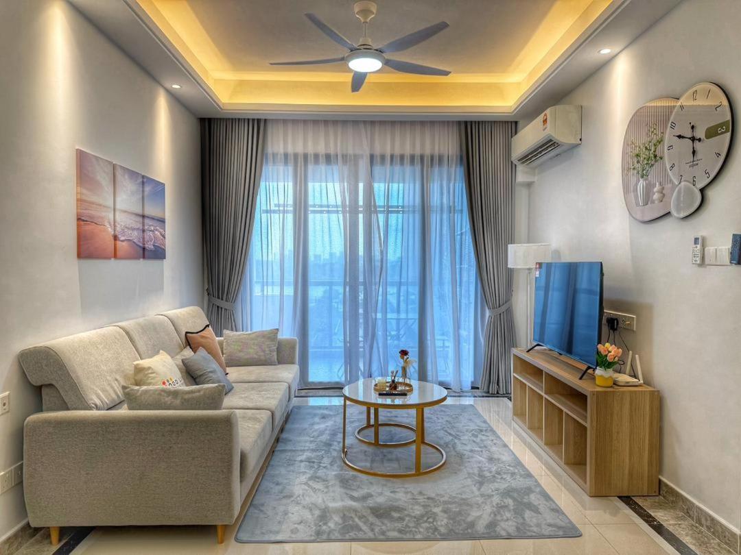 R&F Princess Cove 2BR Strategy Location TownCity - 2