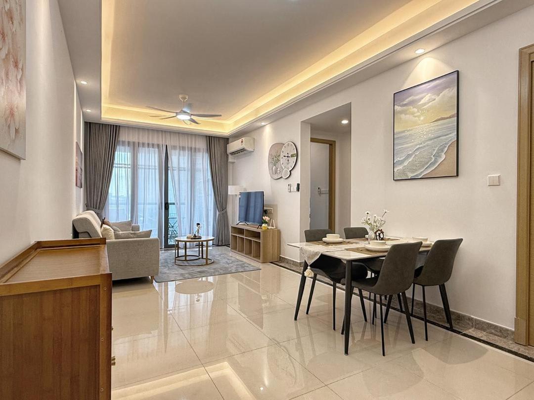 R&F Princess Cove 2BR Strategy Location TownCity - 3