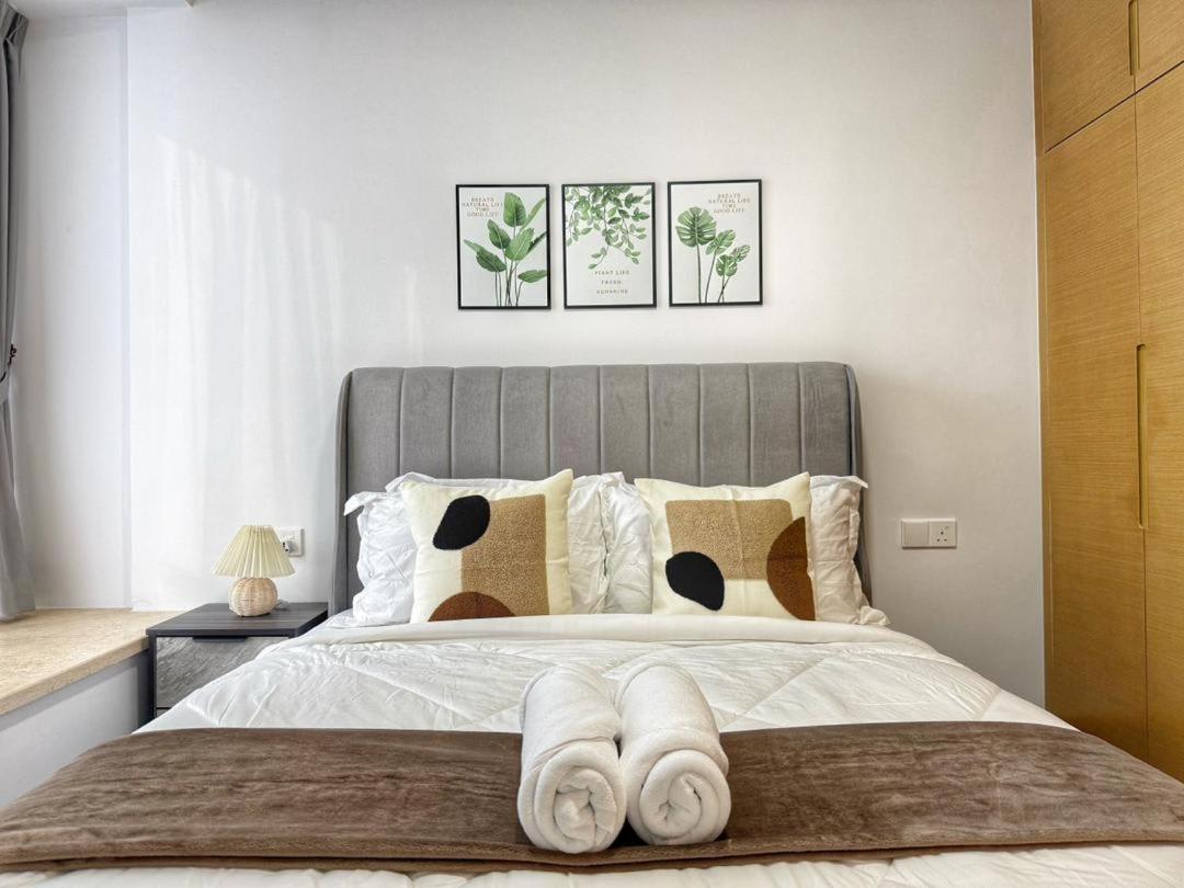 R&F Princess Cove 2BR Strategy Location TownCity - 4