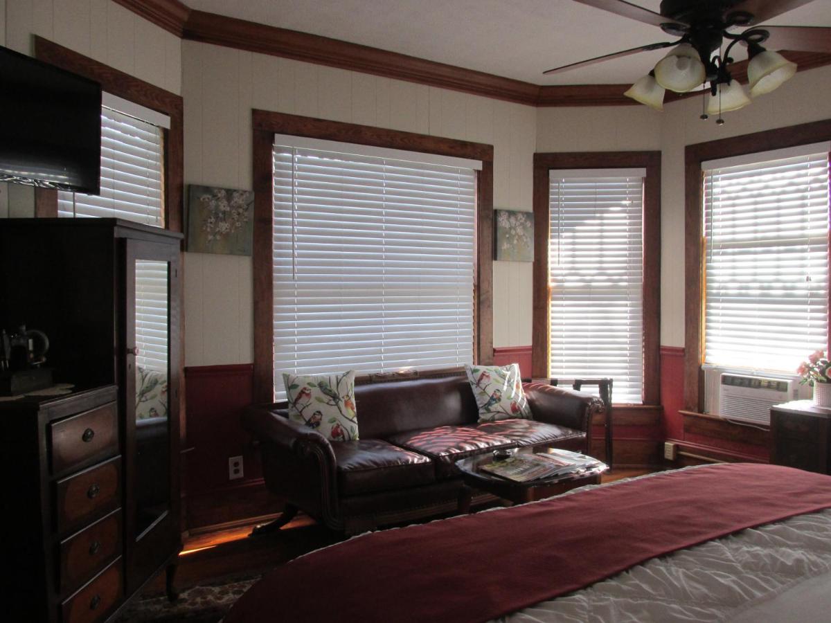 The Charleston Inn Hendersonville NC — photo 21