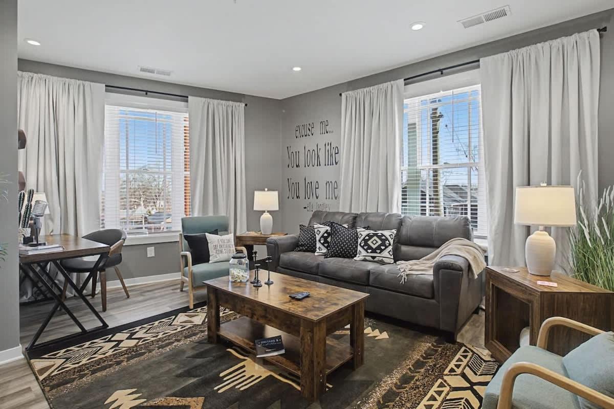 2BR Condo in Walkable Area & 5 mins to Broadway - 3