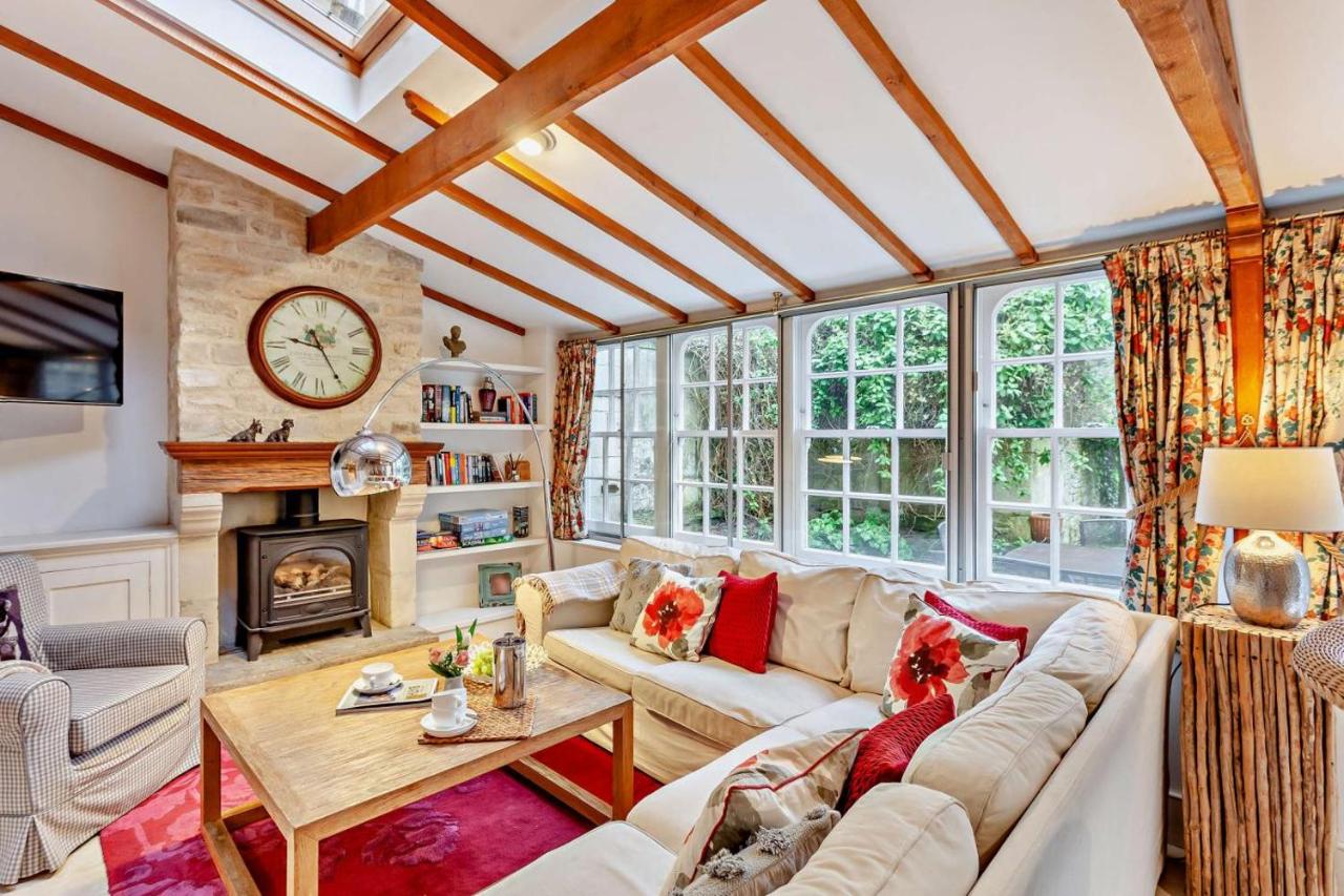 4 Bed in Widcombe oc-bhr13