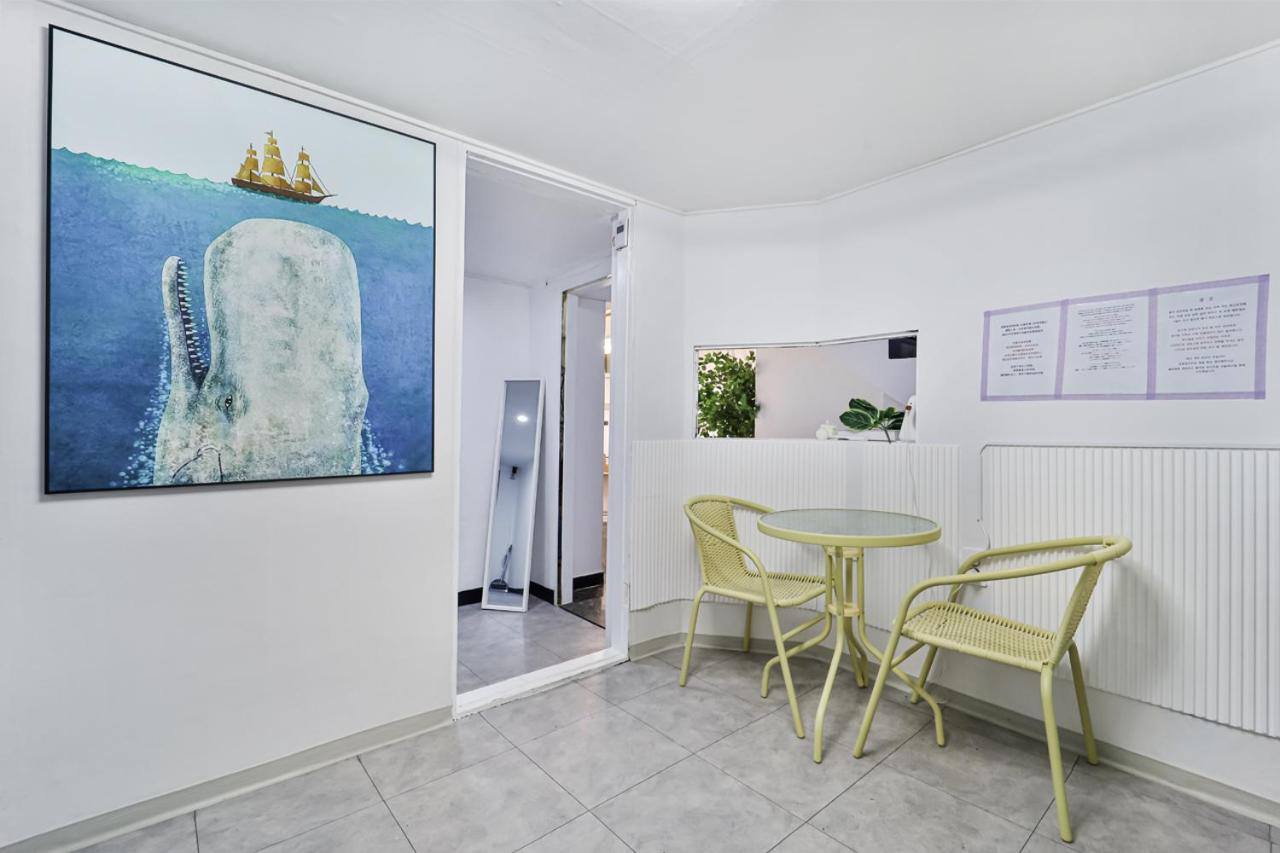 Denden Stay, Seoul Shillim Station 3mins, Airport bus 3mins, Gangnam Hongik Unv' 15mins, Seongsu 40mins - 4