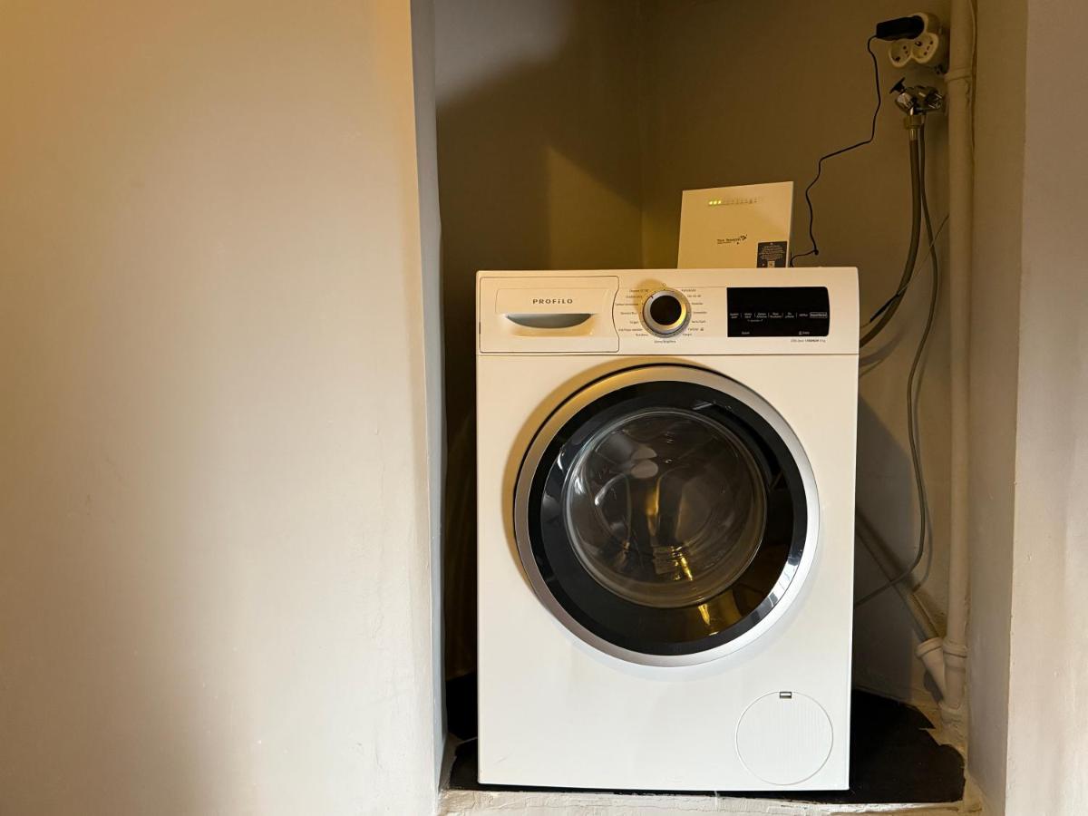 Cozy yellow home - 5