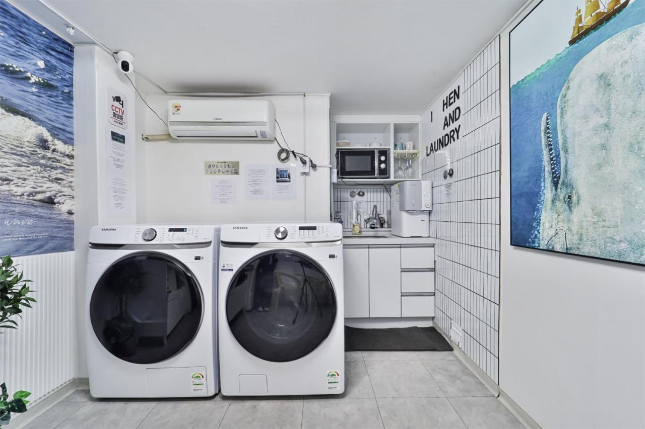 Denden Stay, Seoul Shillim Station 3mins, Airport bus 3mins, Gangnam Hongik Unv' 15mins, Seongsu 40mins - 5