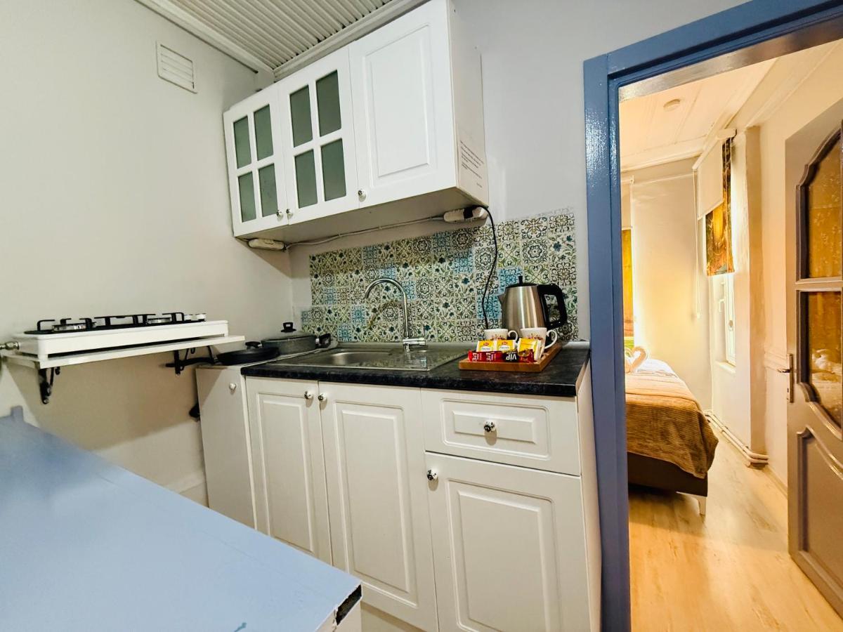 Cozy yellow home - 4