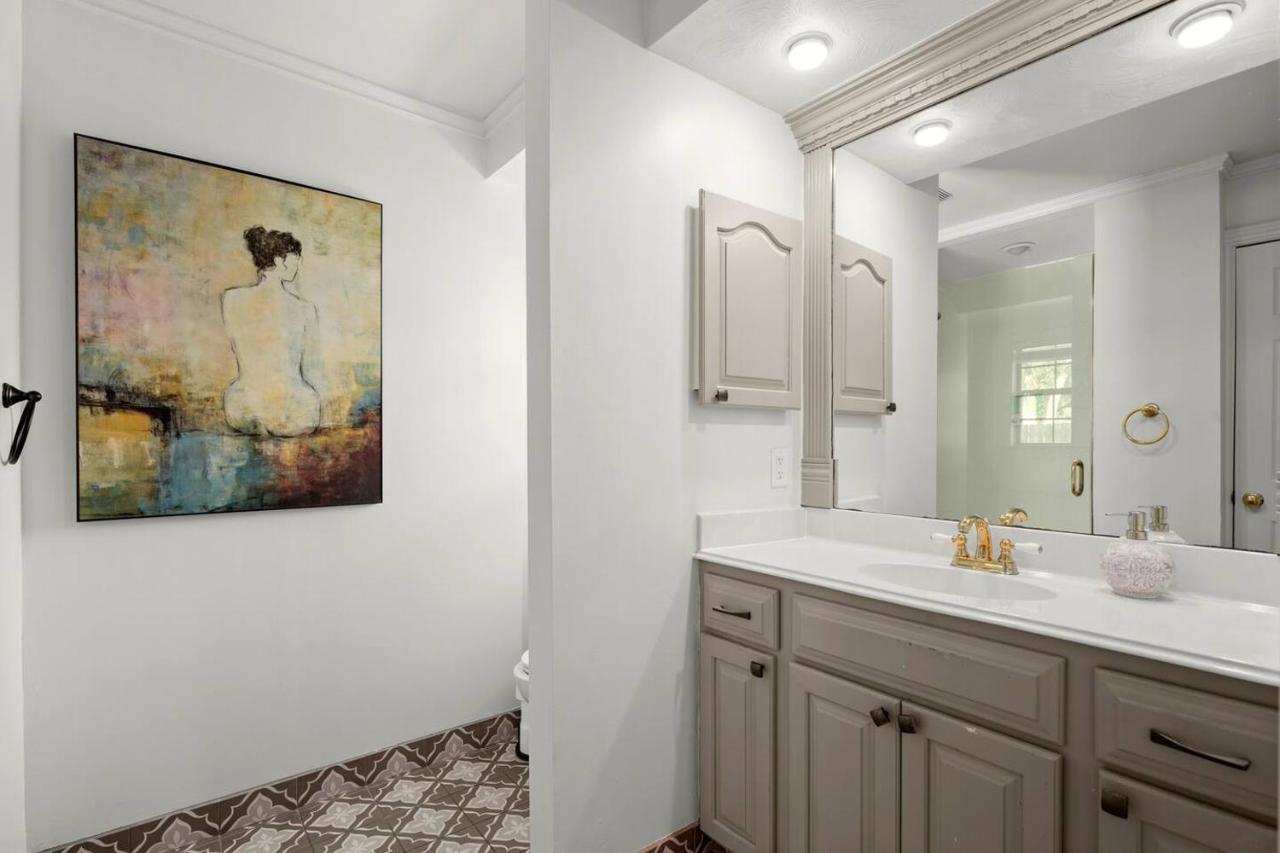 New Remodeled 4 BDRM Central Austin W/Pool & Patio - 3