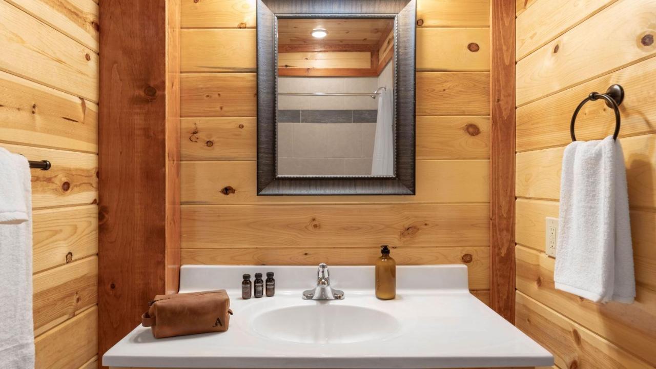 Sugarland Cabin — photo 23