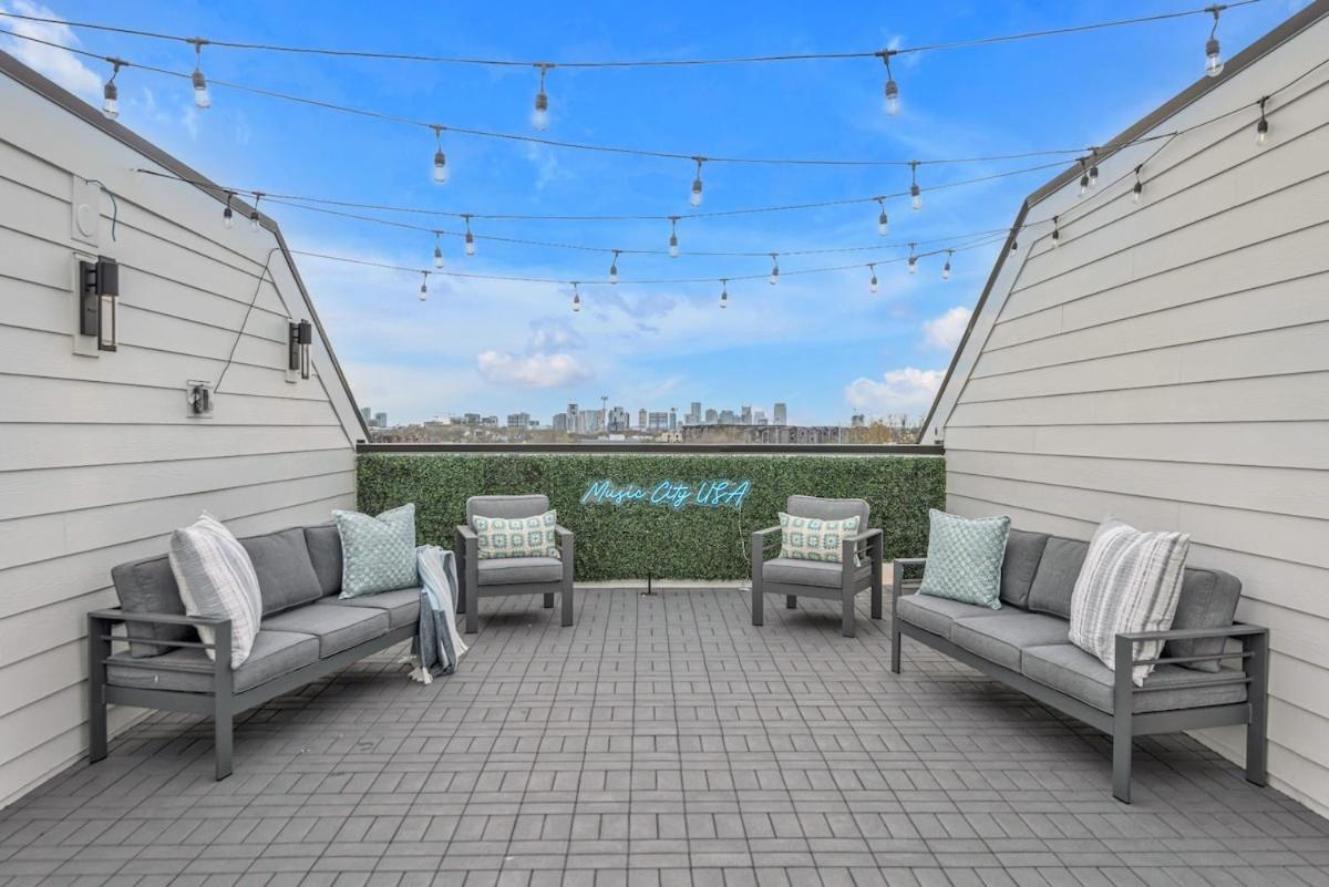 Combined Townhome with 26 Beds - 2 rooftops!