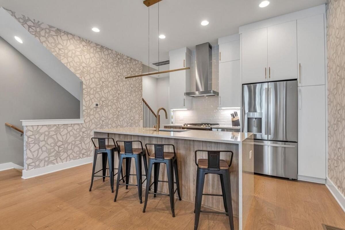 Combined Townhome with 26 Beds - 2 rooftops! - 2