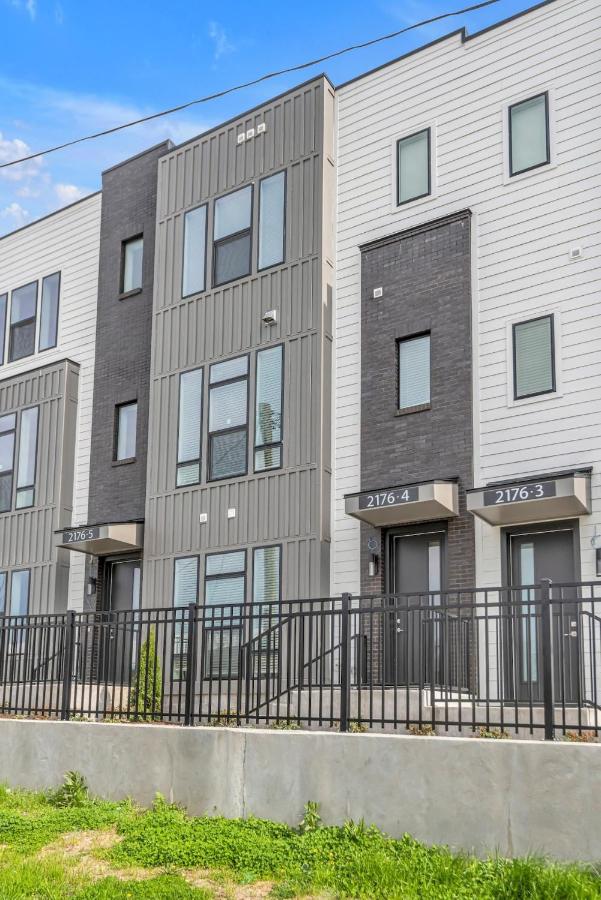 Combined Townhome with 26 Beds - 2 rooftops! - 4