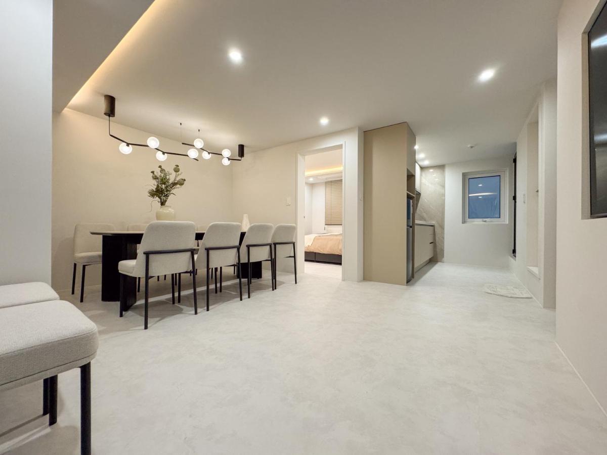 Grand 3BR Familty House - 5 Beds - 4