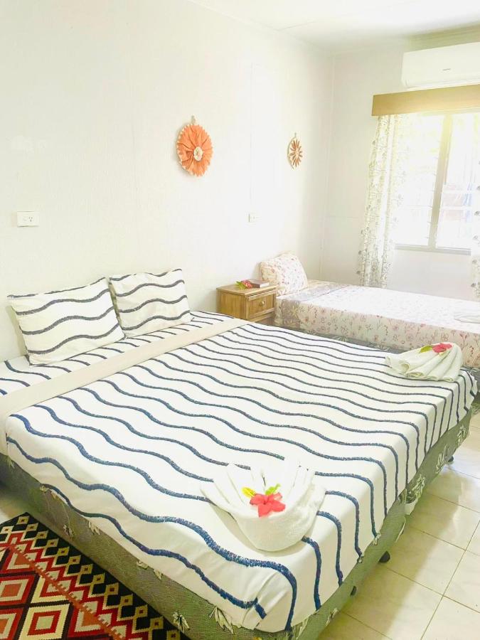 The Ideal Bed & Breakfast - 3