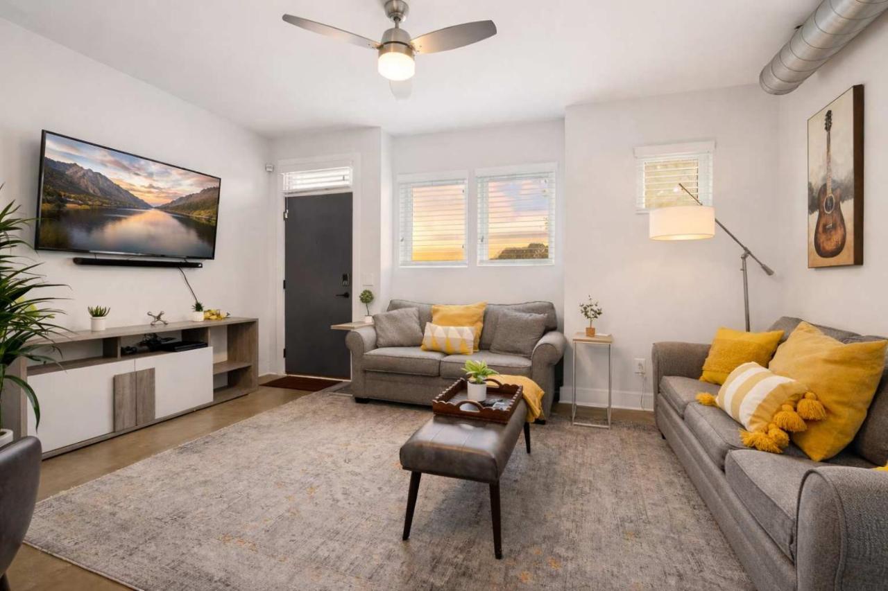 Modern 3-Story Townhome w Rooftop & City Views - 2