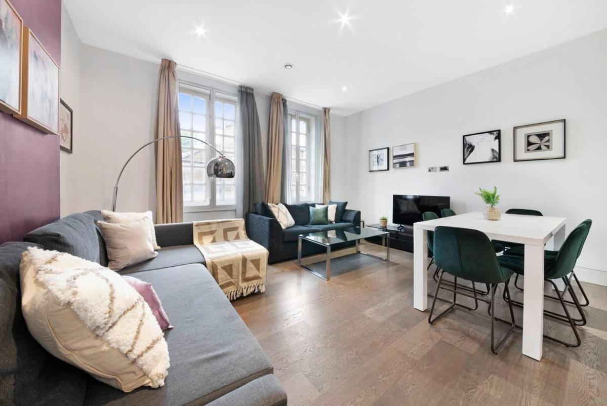 Buckingham Palace Apartment - 4