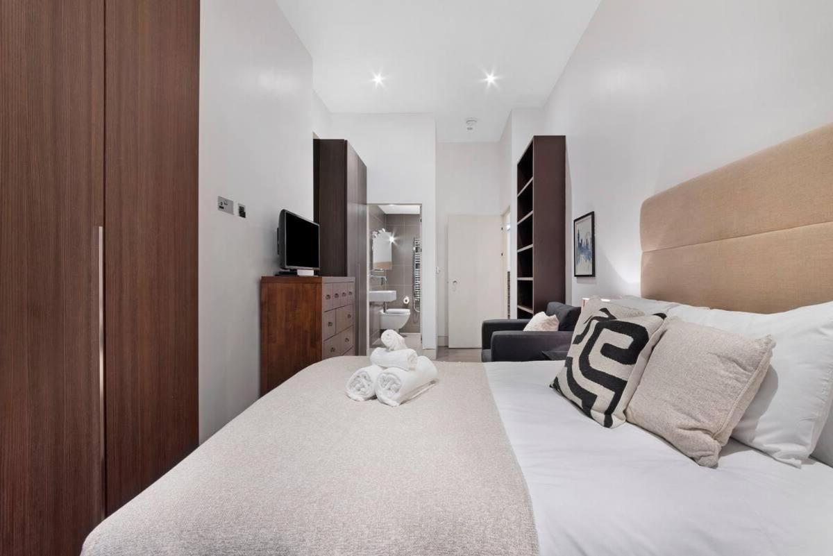 Buckingham Palace Apartment - 2