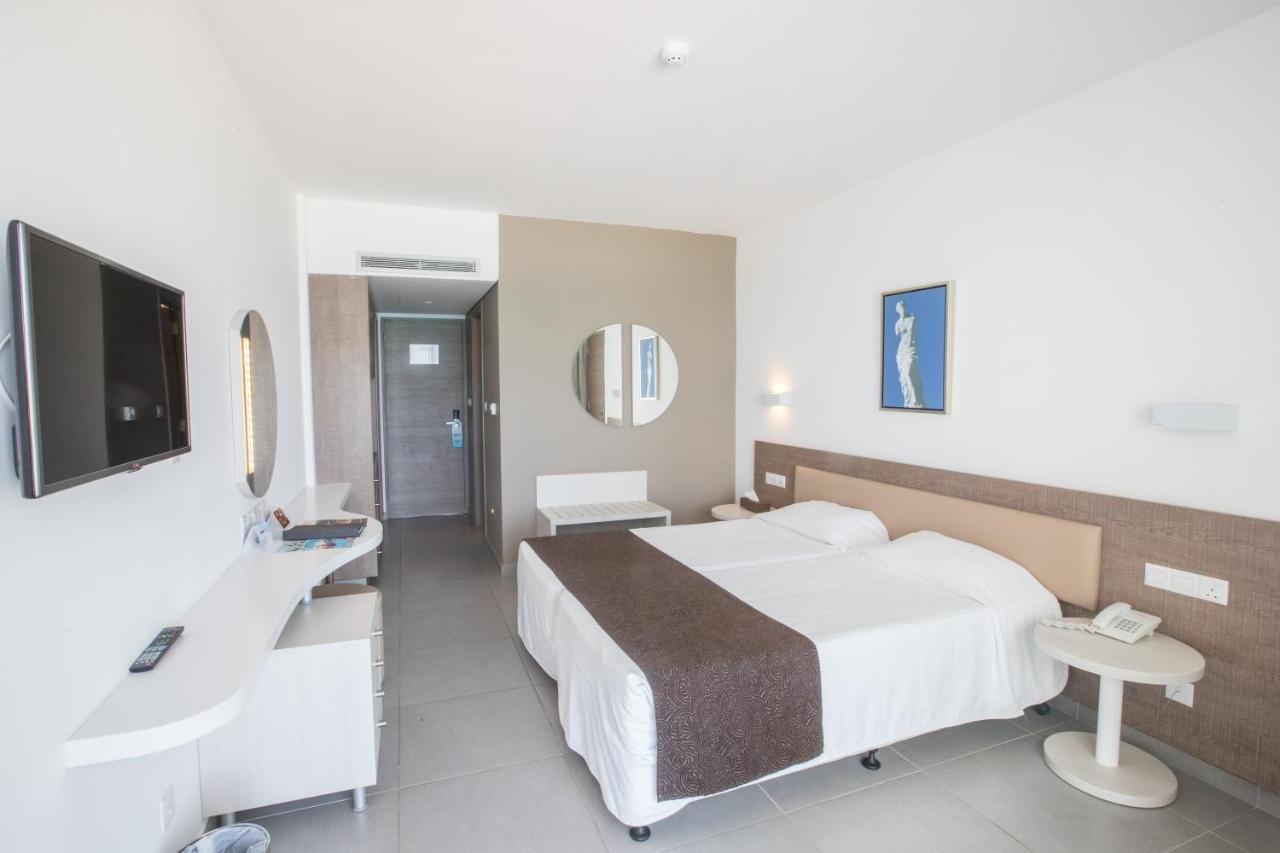 Vassos Nissi Plage Hotel & Spa photo