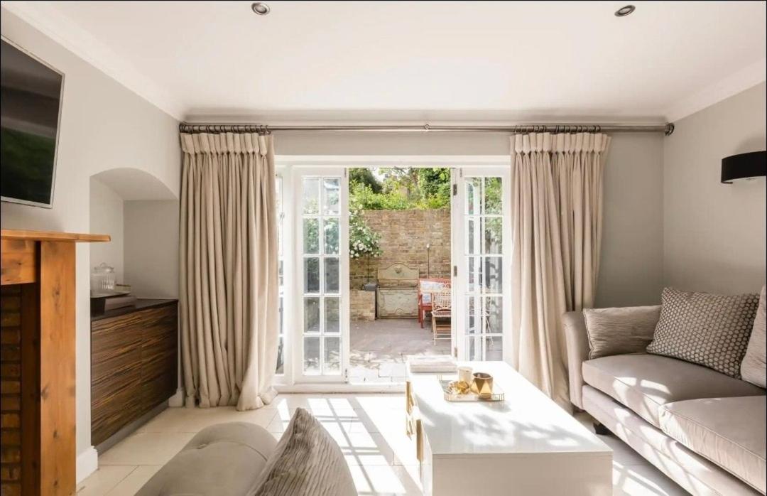 Cozy House in Belgravia, 2 king beds, garden and hot tub - 5