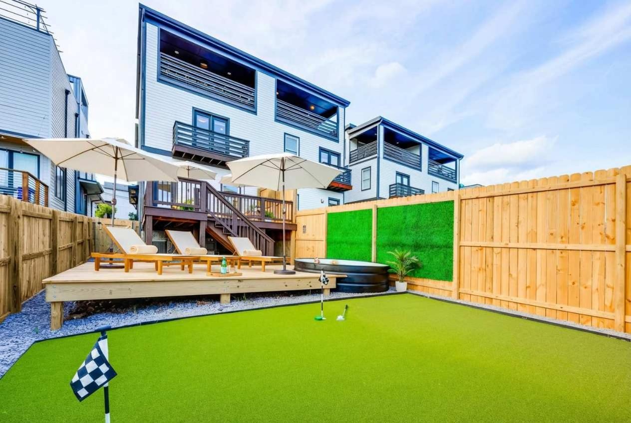 Luxe Pool Hot Tub & Game Room Downtown Nashville - 2