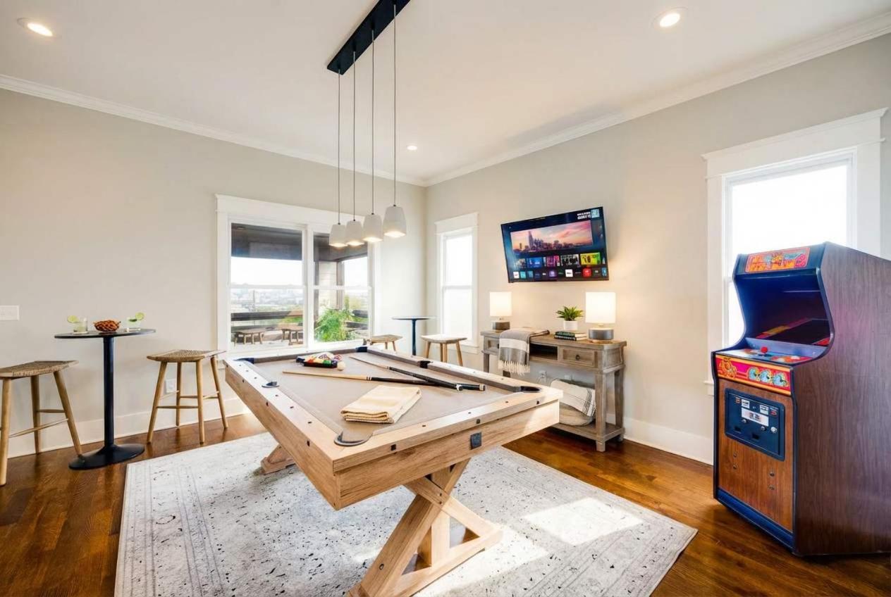 Luxe Pool Hot Tub & Game Room Downtown Nashville - 4