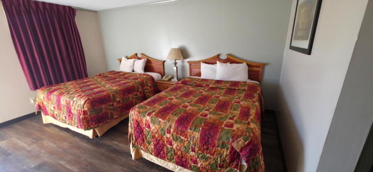 Budget Inn — photo 6