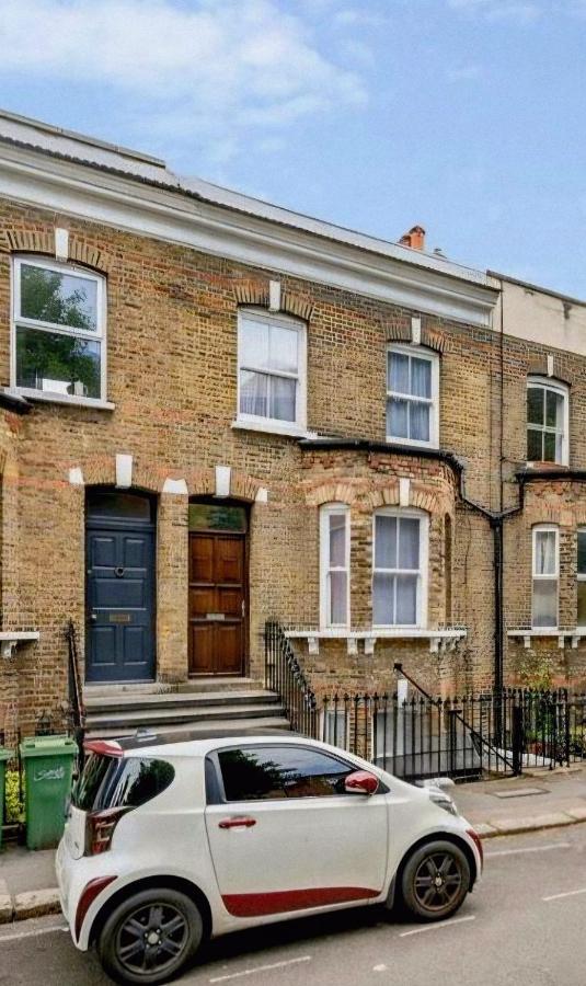 Bright 4 double bedroom victorian house - 5