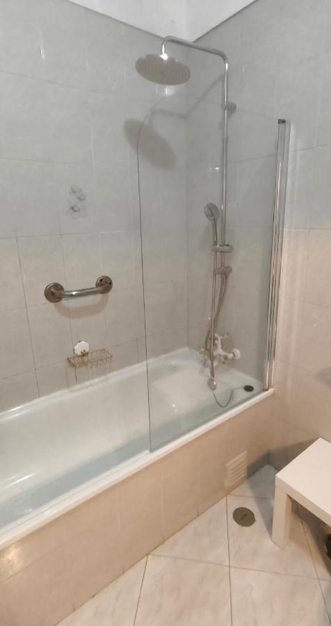 Ferragudo Rocha Beach - 4