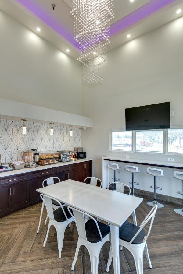 Hotel Seville - Ontario Airport/Chino — photo 10