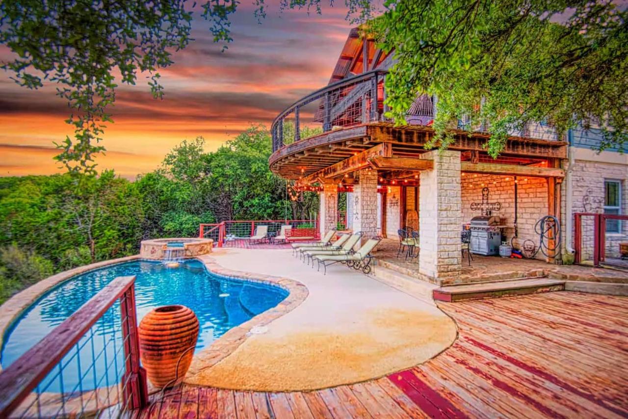 Hill Country Retreat Hot Tub, Weddings, Sleeps 14