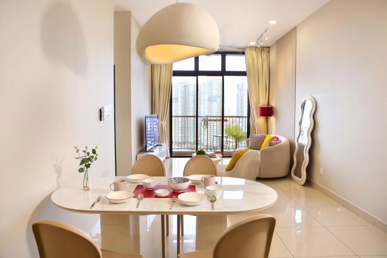 Ivory & Pop - 2BR - Walk to CIQ - 4