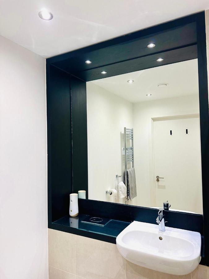 Luxury Corner Apartment by Cambridge Station with Free Allocated Underground Parking & Flexible Beds - 3