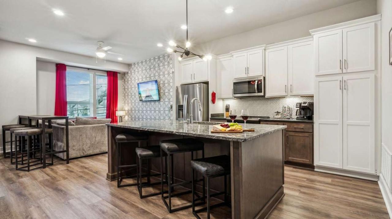 Private Home with Rooftop Game Room near Downtown - 3