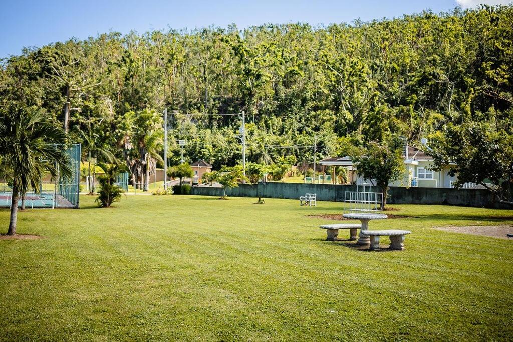 Gated Runaway Bay Townhome with Pool Near Beach - 5