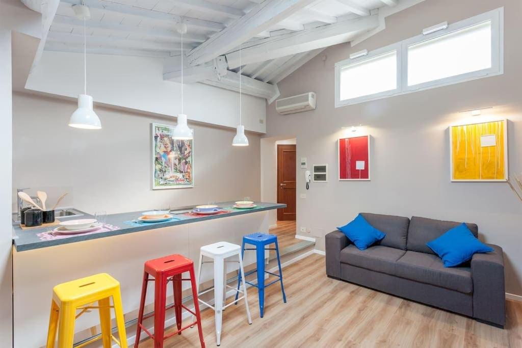 Raffaello Charming Apartment Near Duomo Square - 4