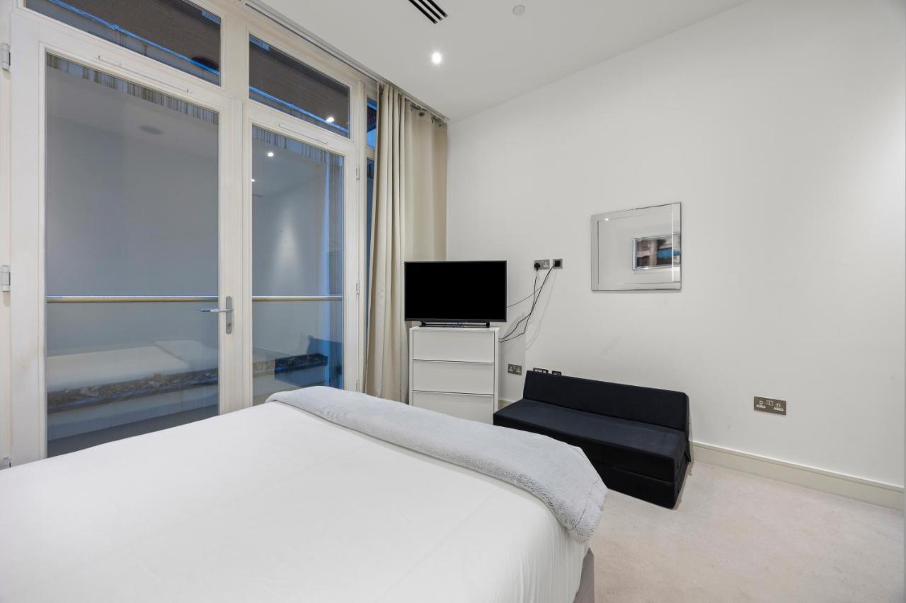 1 Bed Apartment in the Heart of London, by ARP Homes, Within 15 min Walk to Most Attractions - 5