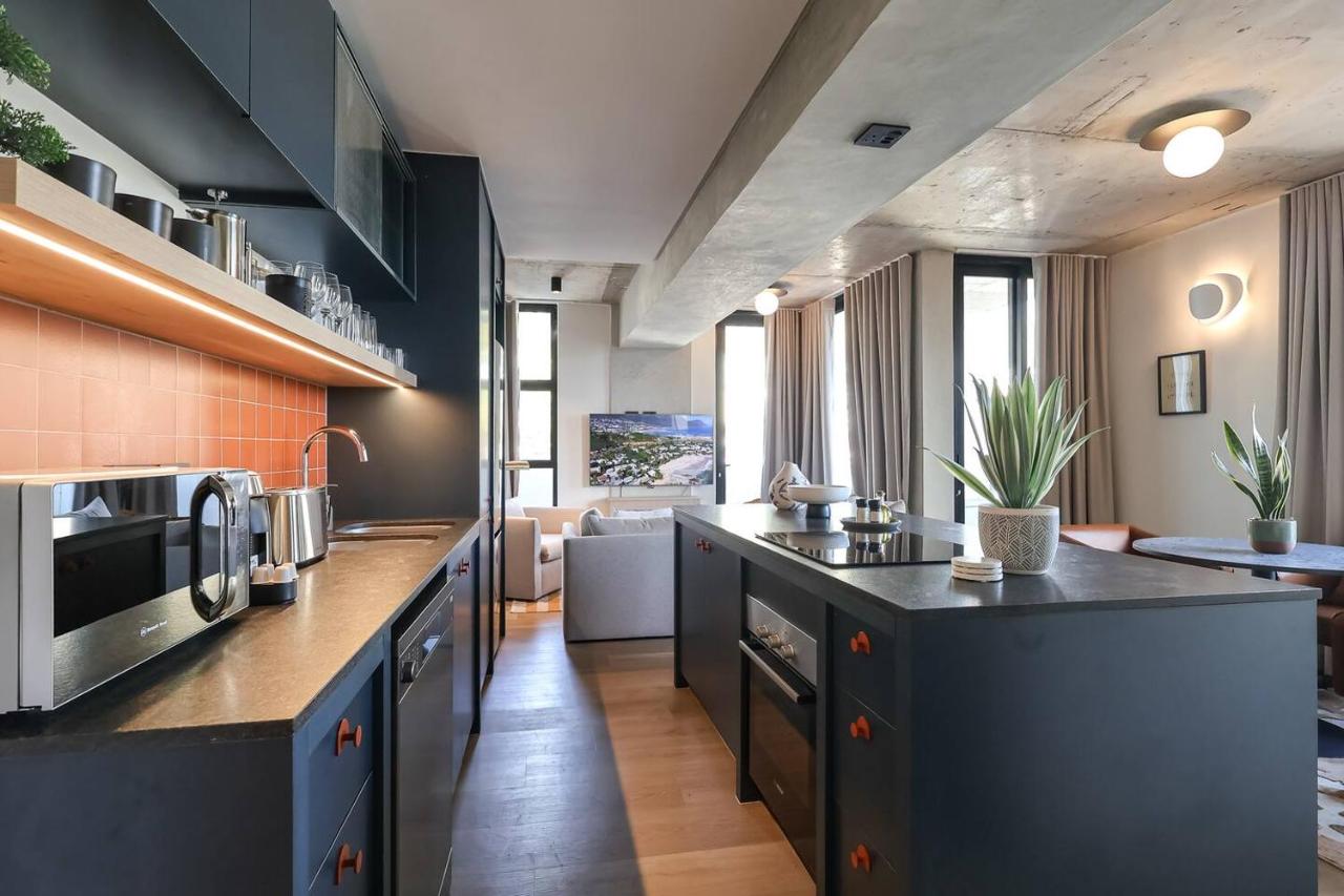 Elevated Sea Point Stay Rooftop Pool & Views - 3