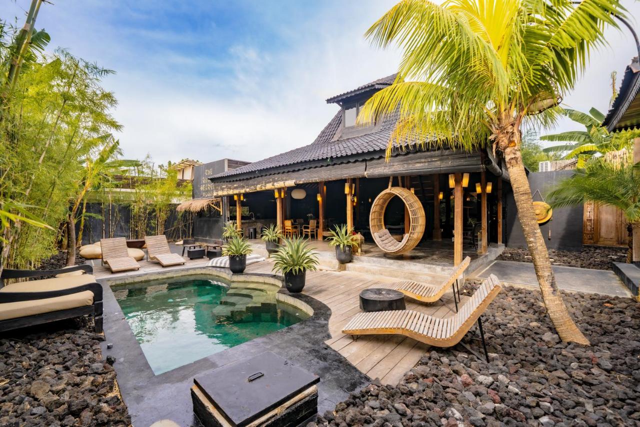 Black Serpent 3BR Villa with Jacuzzi in Uluwatu