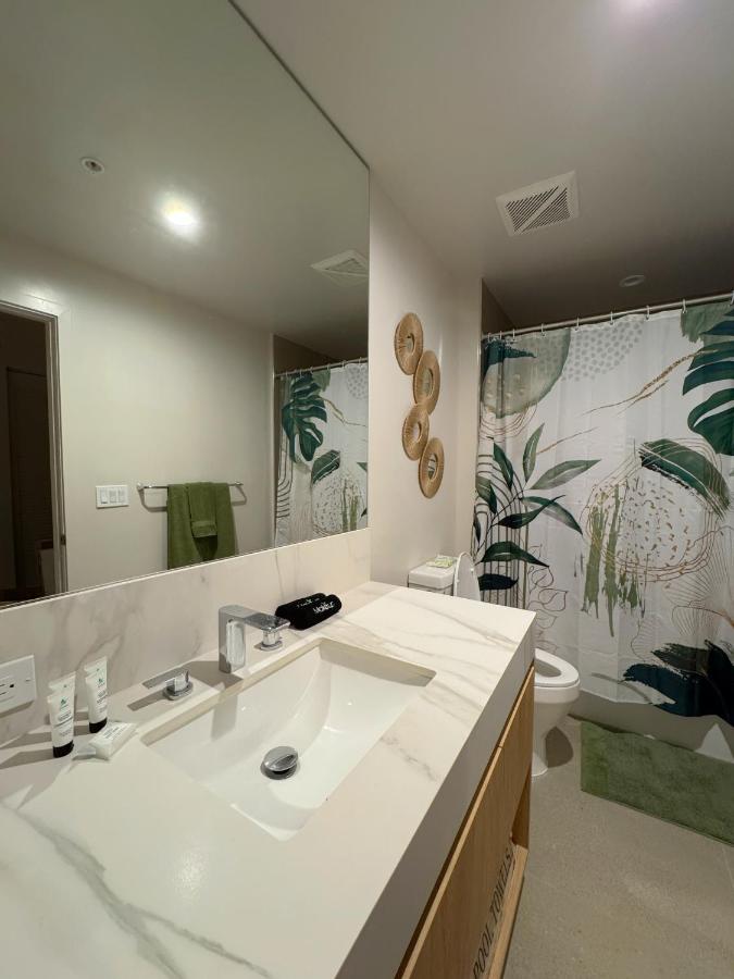 2BR 2BA Palm Oasis at The Crosby - 3