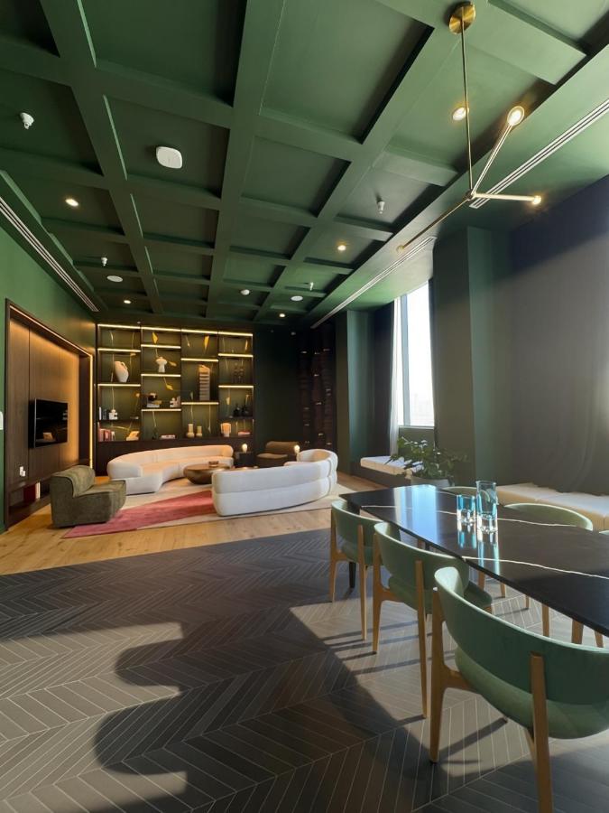 2BR 2BA Palm Oasis at The Crosby - 2