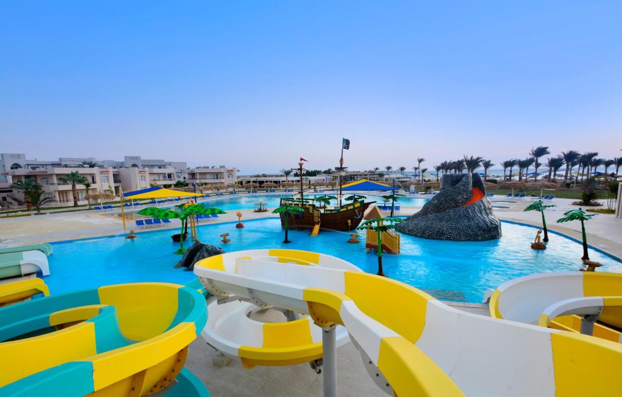 Pickalbatros Royal Moderna Sharm "Aqua Park" photo