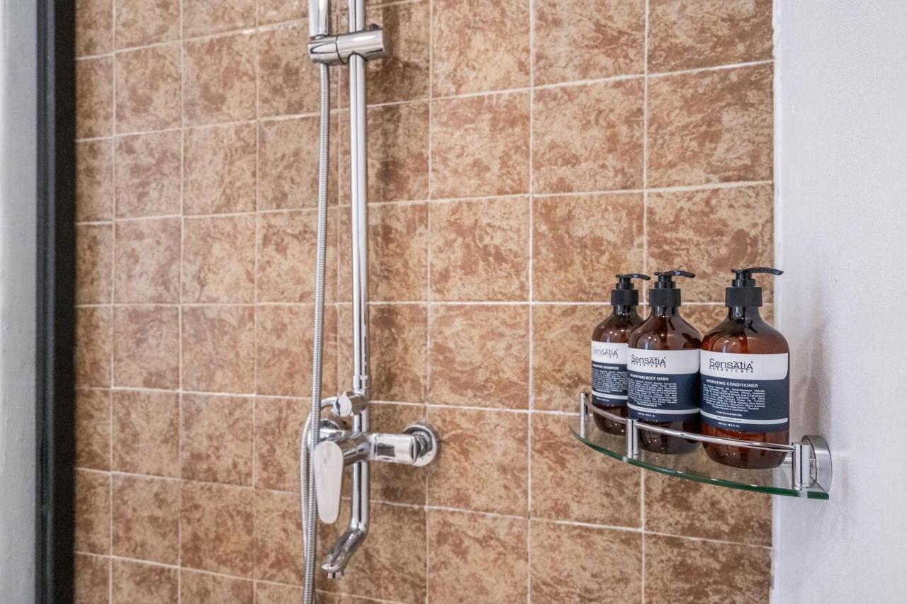 Palm Sugar Villa - Stylish 3BR Retreat with Pool - 3