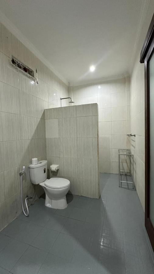 Yana Guest House Canggu - 3